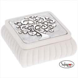 Caja cuadrada blanca con árbol de la vida